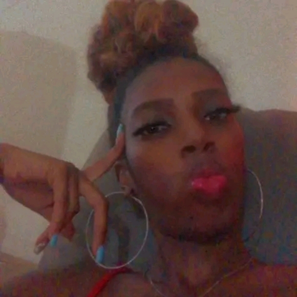 Meet your Posher, Foreign - Picture 3 of 5